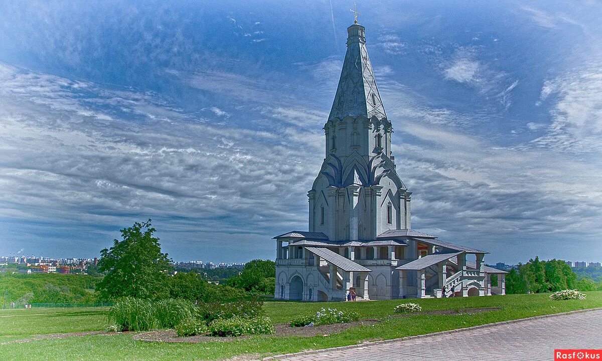 шатровый храм вознесения господня в коломенском. собор в коломенском церкви вознесения. церковь в селе коломенском под москвой. церковь в селе коломенском под москвой. церковь вознесения господня в коломенском.