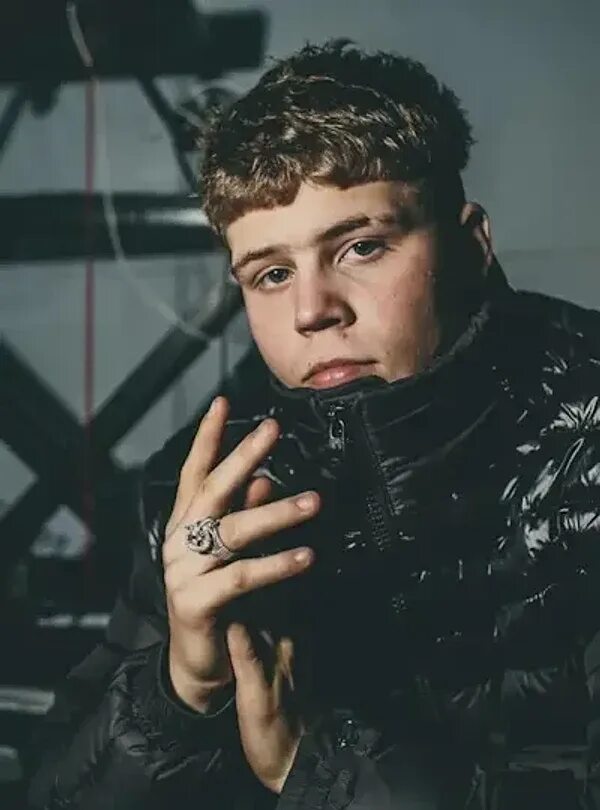 Young lean беларусь. Yung lean feat. Yung lean стрижка. Yung lean hennessy sailor moon. Jonathan leandoer127.