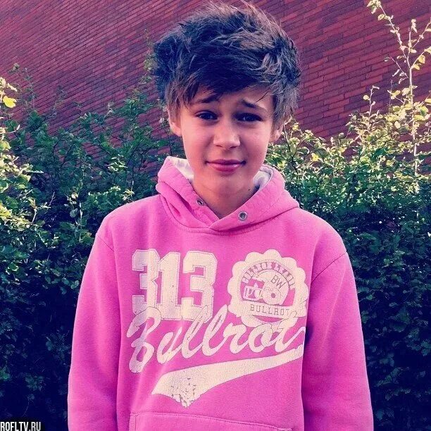 1 лет. Бенджамин ласниер в детстве. 1 лет. 1 лет. 1 лет.