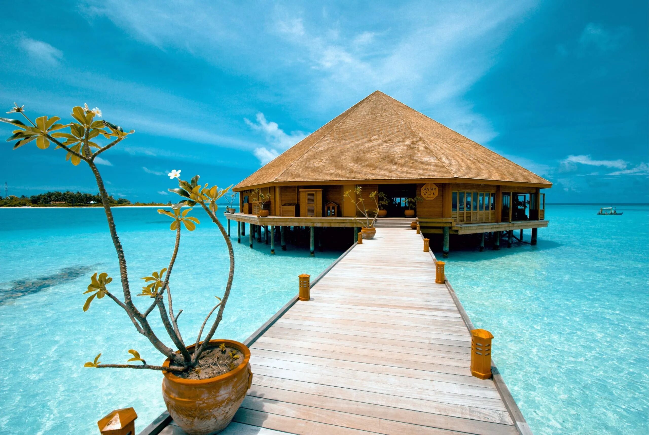 Остров где отдохнуть. Мееру Исланд Резорт Мальдивы. Мальдивы Хитхадху. Бандос Мальдивы. Райские Мальдивские острова.