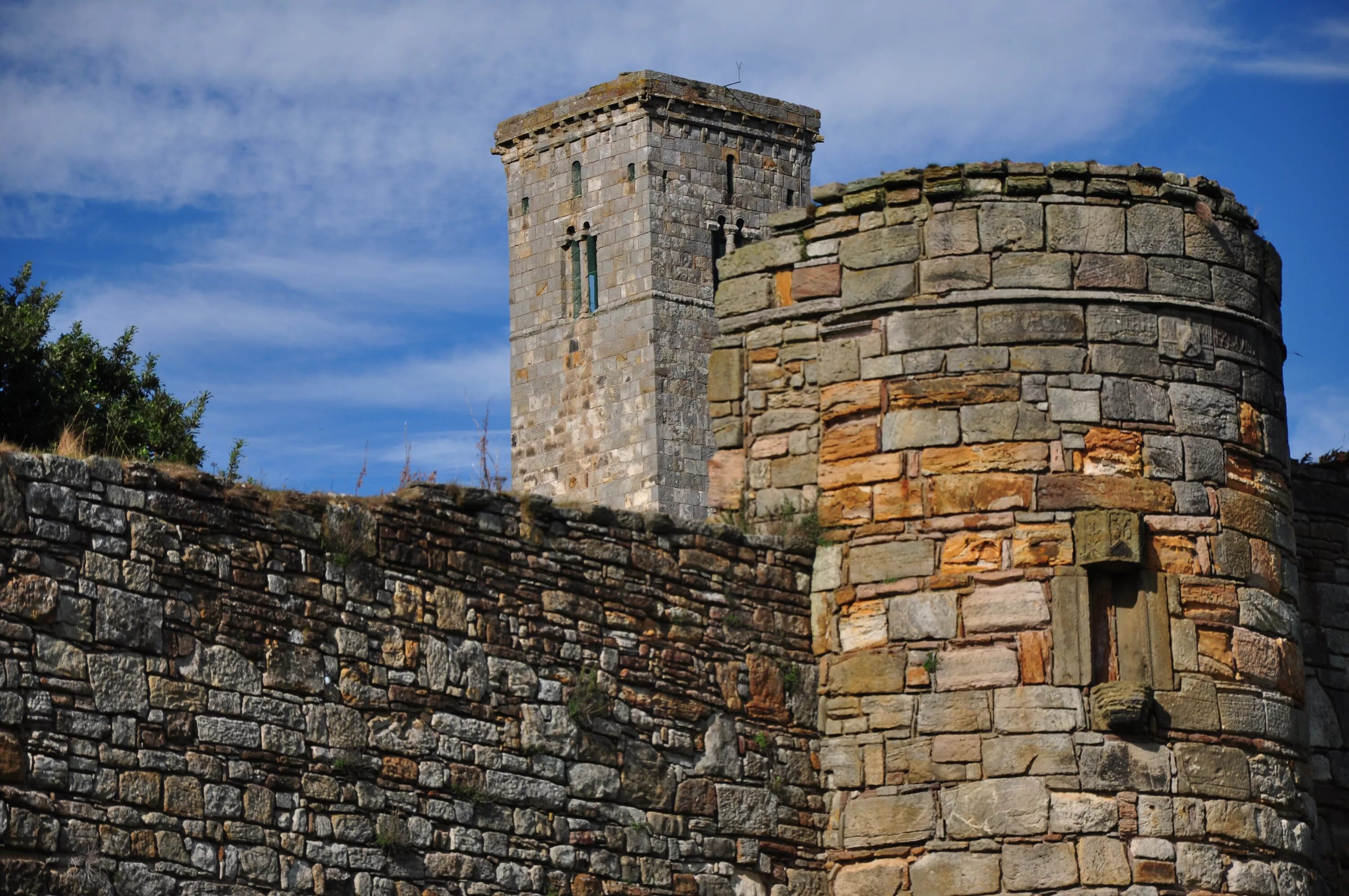 Старая крепость купить. Stone Castle (каменный замок). Stone Castle (каменный замок) профнастил. Каменная башня Хашури. Хмельник каменный замок.