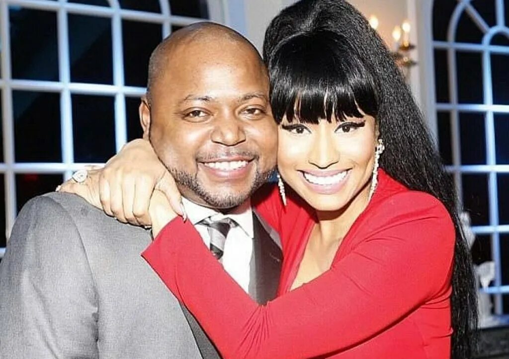 Парень ники минаж. Отец ники. Ники минаж с сыном. Папа ники минаж. Роберт марадж отец ники минаж.