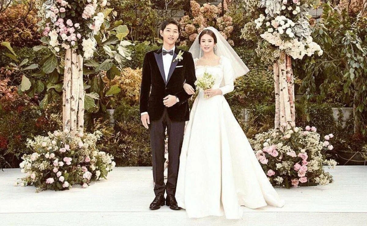Свадебное платье сон Хе ге. Миранда Керр свадьба. Song Joong ki и его жена. Сон Джун-ги свадьба.