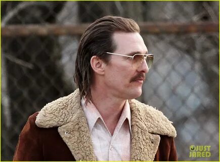 Matthew McConaughey Gets Into Character On Set of 'White Boy Rick&apos...