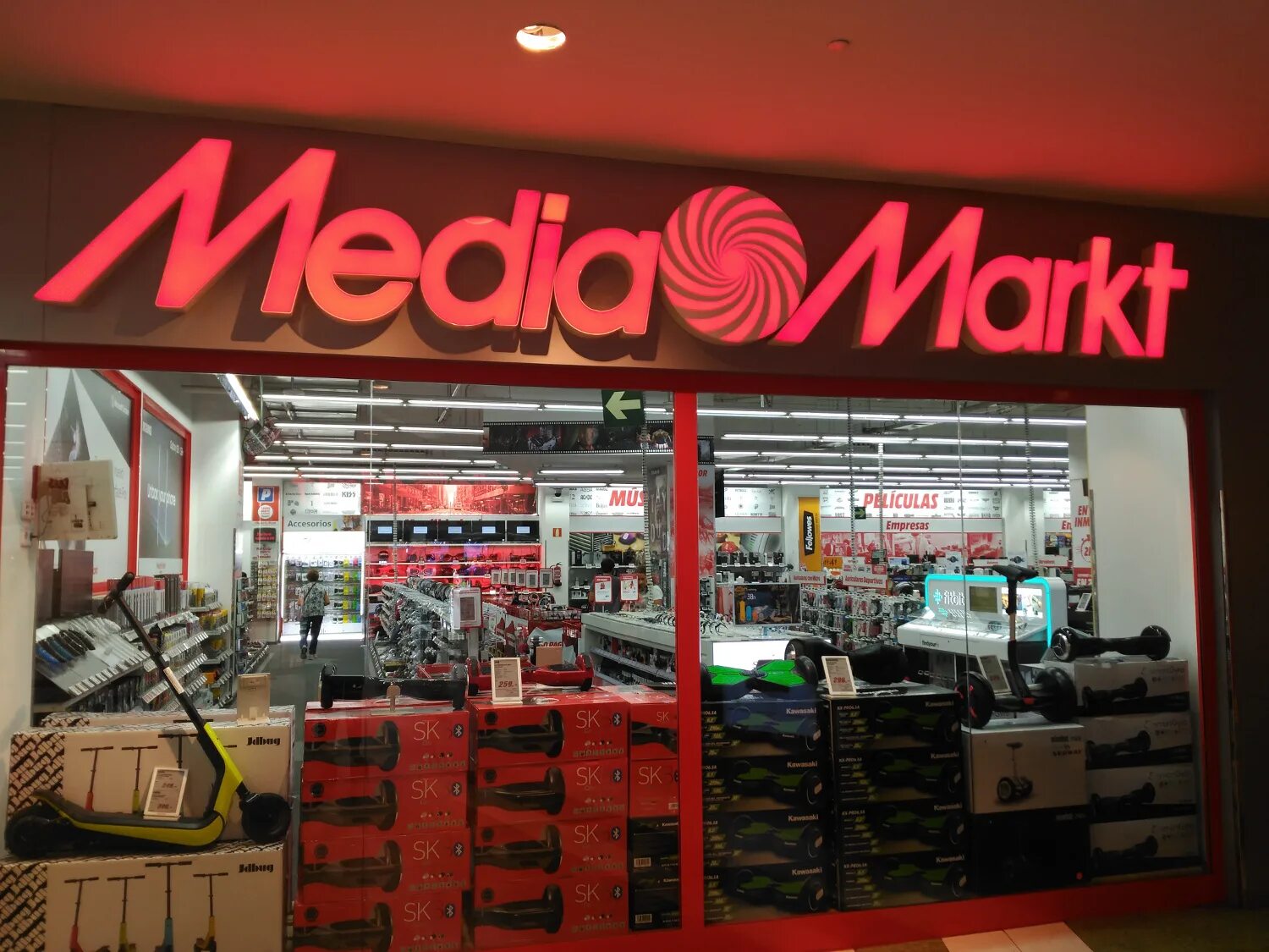 Сайт медиа маркет. Маркт. Media Markt de. Media Market. Медиа Маркт логотип.