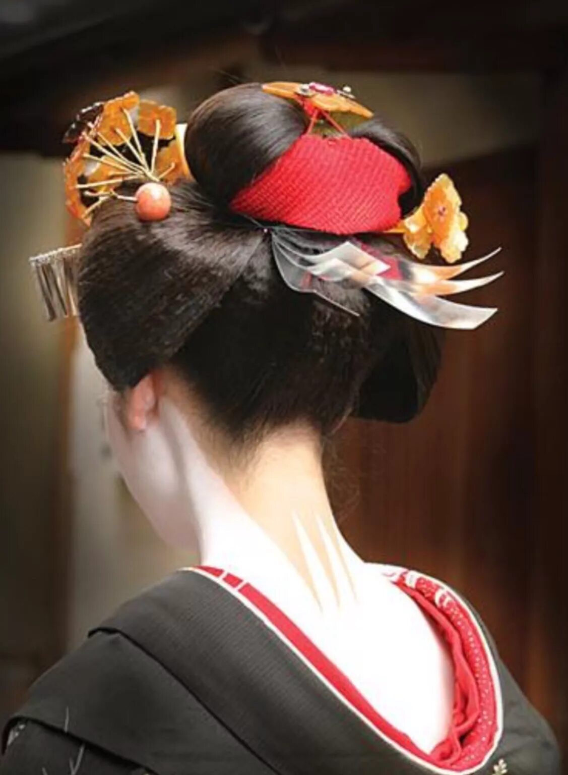 Как сделать японскую прическу. Японские прически женские современные. Традиционные японские прически. Как сделать японскую прическу. Парик японской гейши.