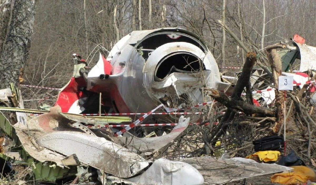 Смоленске авиакатастрофа. Катастрофа ту-154 в Смоленске. Катастрофа ту-154 в Смоленске 2010. Катастрофа польского ту-154 под Смоленском.