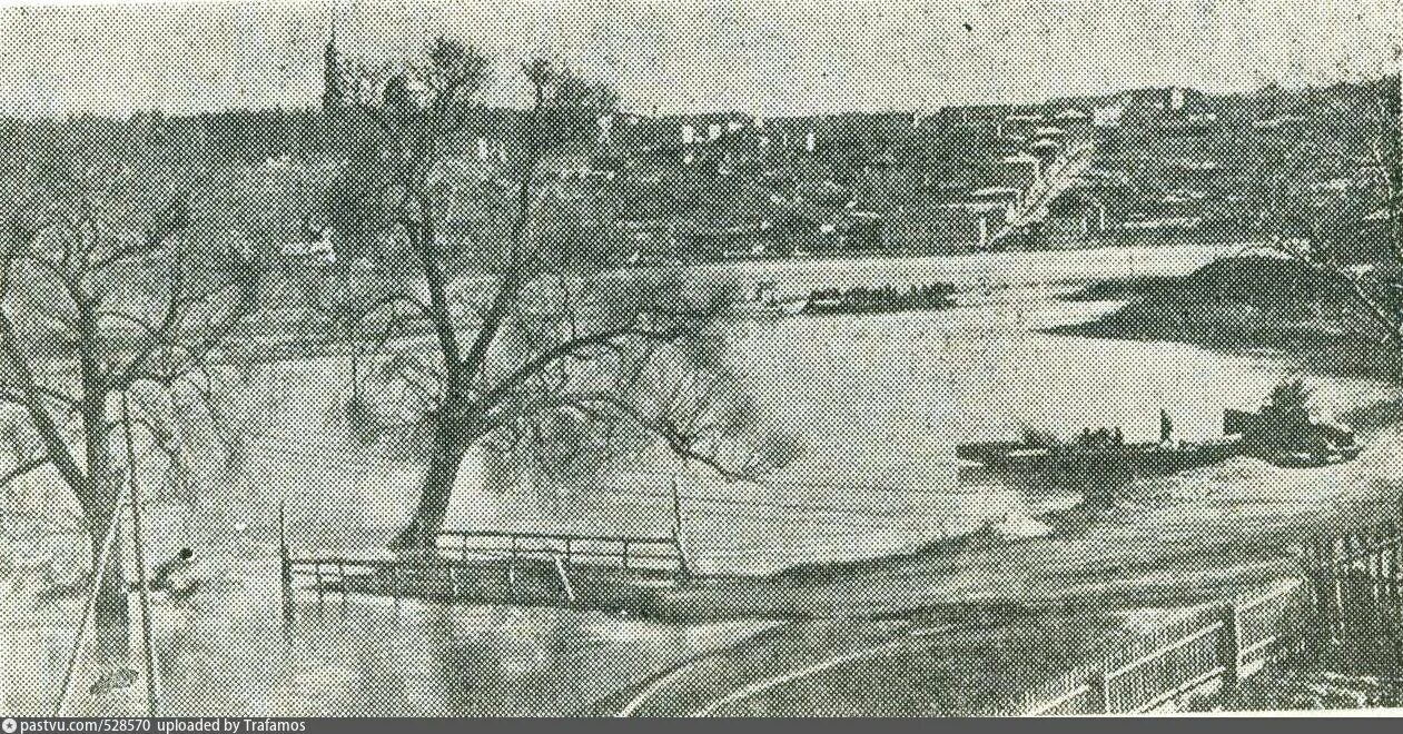 Разлив оки 2024 в калуге. Калуга разлив Оки 1908. Разлив Оки в Калуге 1970. 1908 Год разлив реки Ока. Разлив Оки Калуга 1970 год.