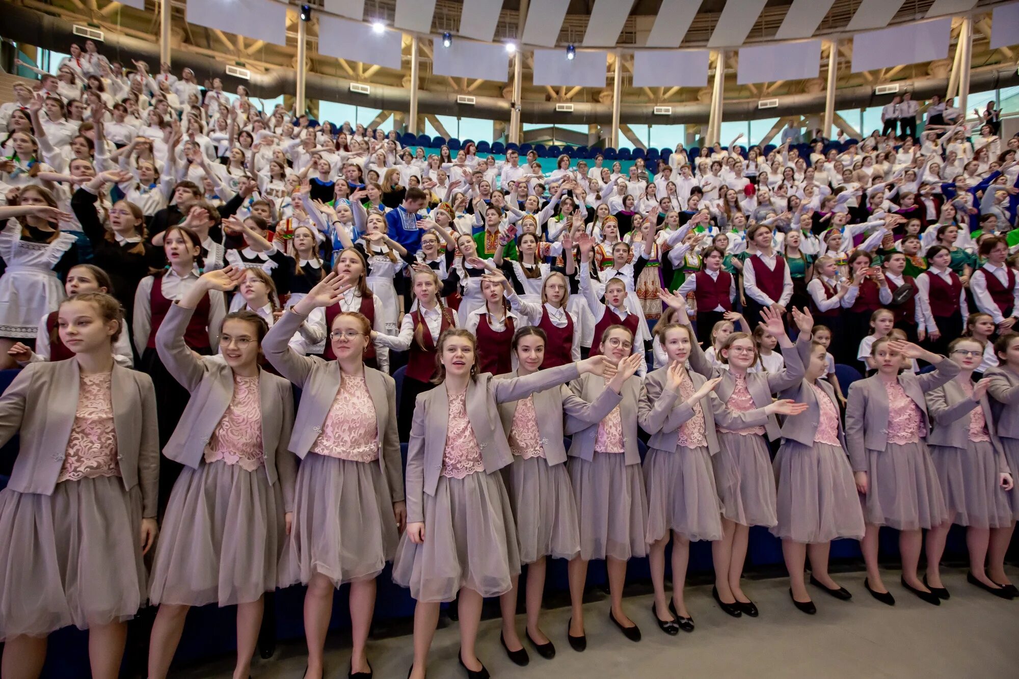 Вокально хоровые конкурсы 2024. Хор Алые паруса Красногорск. Хор Алые паруса Красногорск Востричкина. Детский хор.