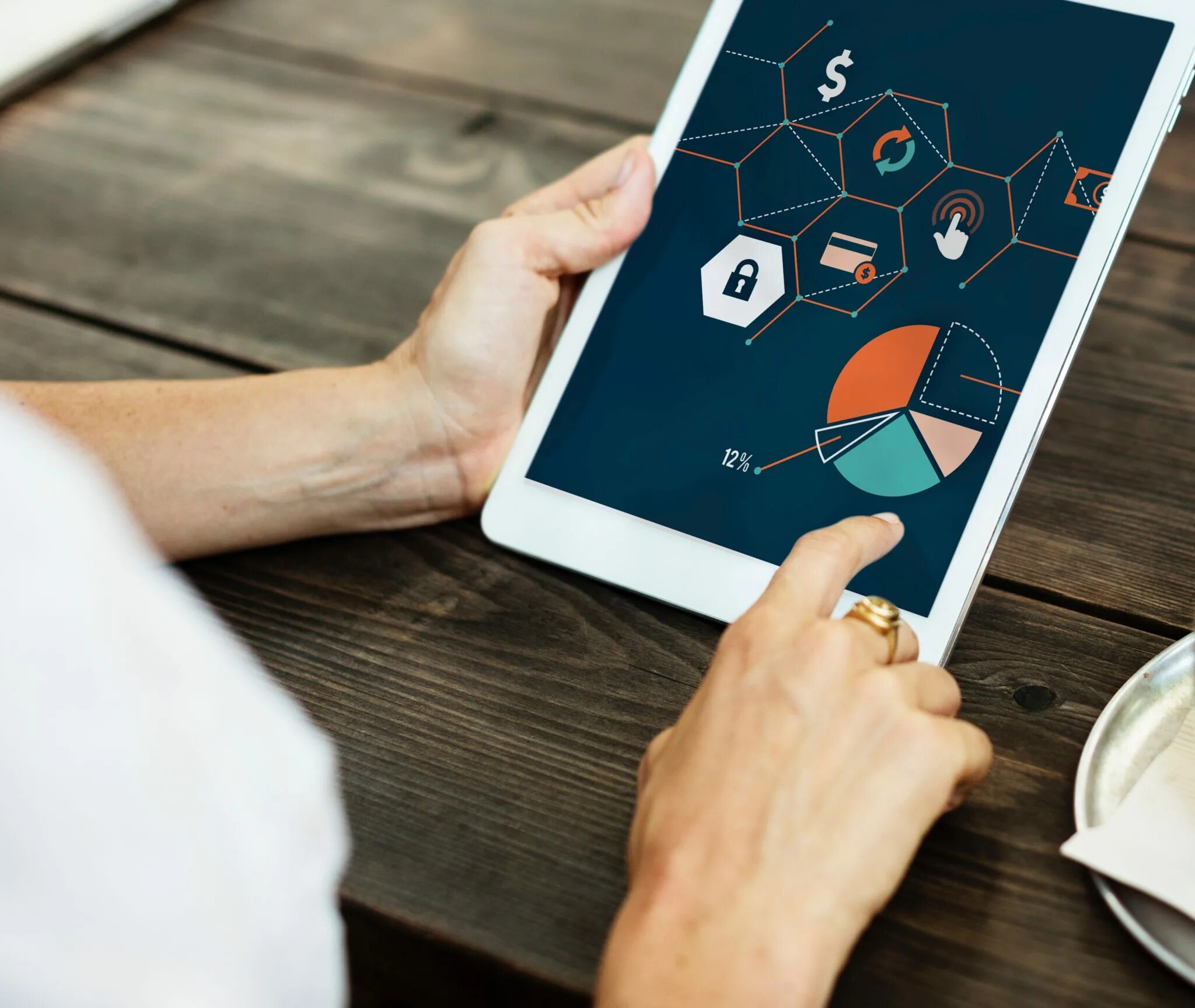 Приложения будущего. Очки дополненной реальности будущего. Цифровые технологии в банке. Land rover remote приложение. Приложения будущего.