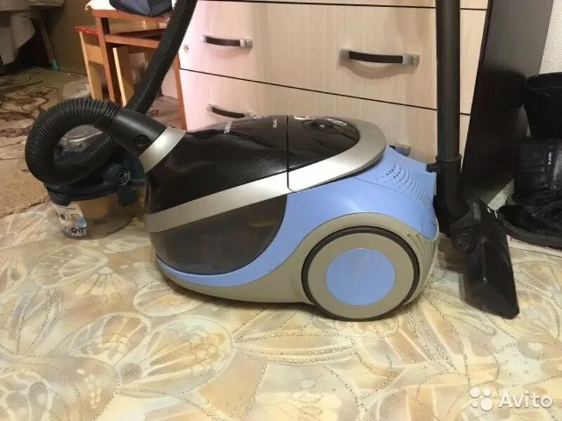 Samsung canister vacuum cleaner. Пылесос samsung плохо всасывает. Пылесос плохо всасывает причины. Пылесос vitek 1600w. Пылесос lg 2000w с контейнером.