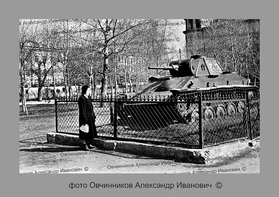 Освобождение г орла 1943. Сквер танкистов Орел т-70. Сквер танкистов Орел 1943. Танк в Орле на сквере танкистов. Танк т-70 Орел.