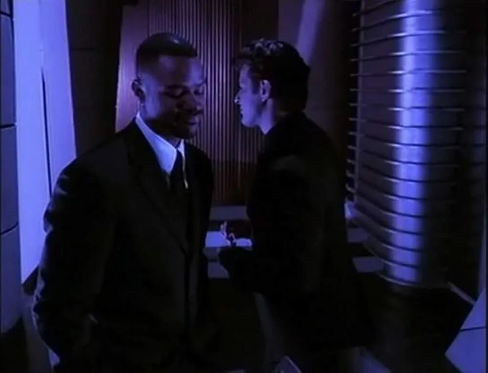 Агент 2000. Дина мейер секретный агент. секретный агент 2000. secret agent man фильм. секретные агенты 2000 12 серия.