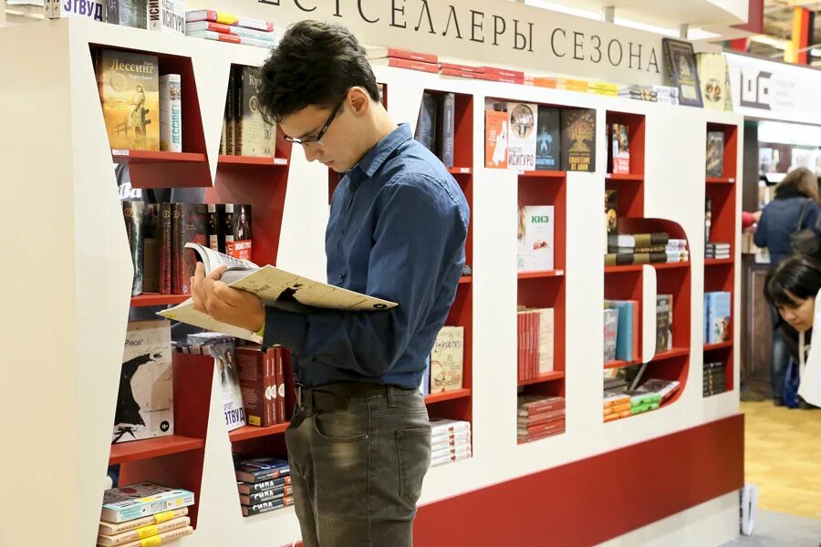 Книги non fiction. Интересные книжные издательства. Издательство Эксмо АСТ. Нон фикшн ярмарка Эксмо. Non Fiction книги.