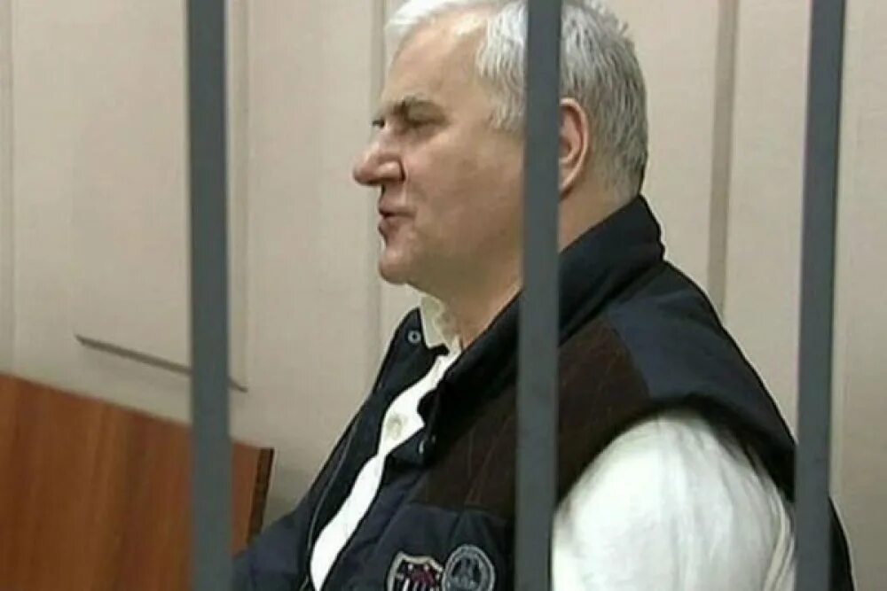 Черный дельфин амиров. Саид амиров. Мэр махачкалы амиров. Саид амиров черный. Черный дельфин амиров.