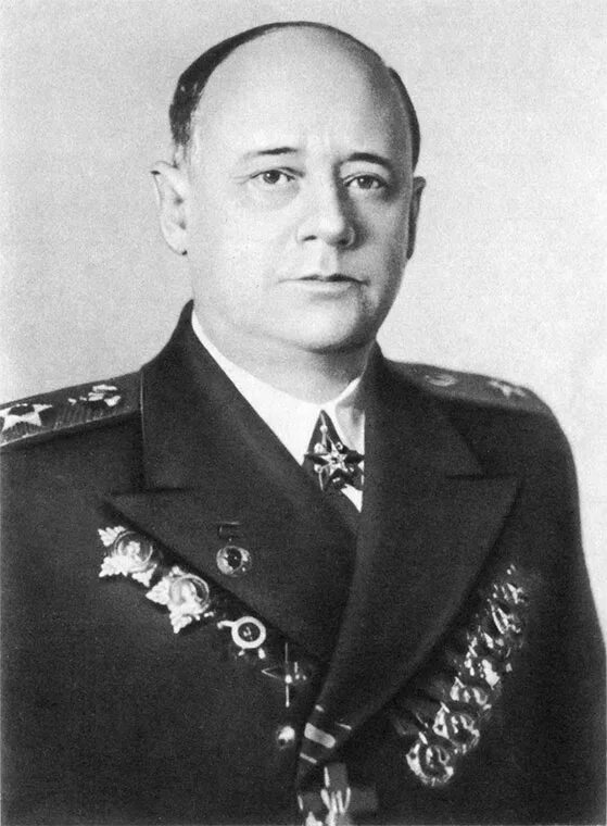Адмирал флота советского Союза Исаков.
