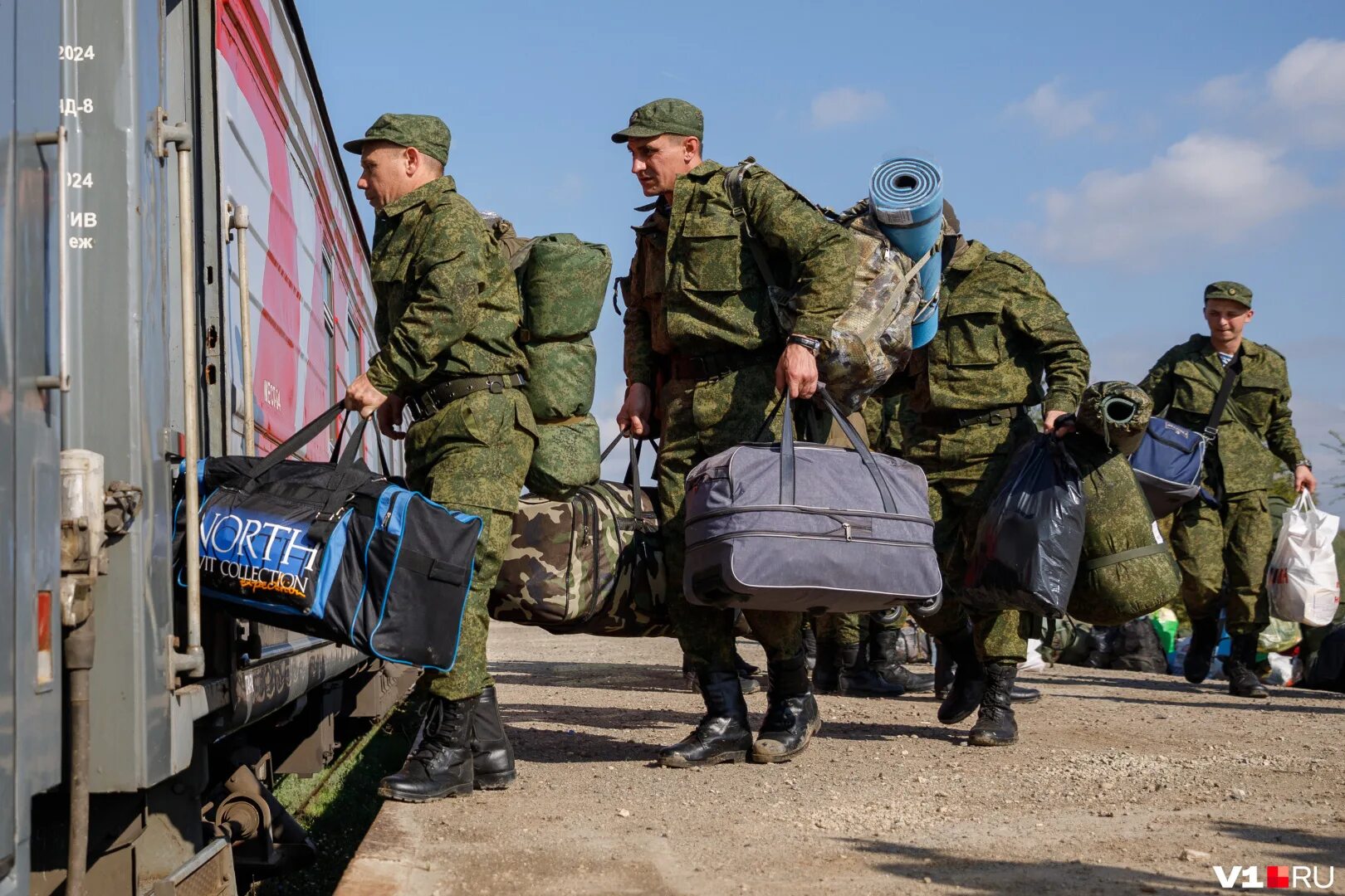 Всеобщая мобилизация 24. Военное обмундирование. Российские военные. Мобилизация. Военная мобилизация в России.