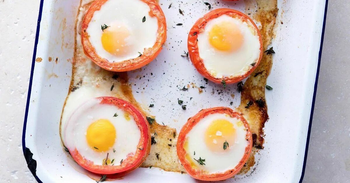 Запеченные яйца. Паприка запеченная с яйцом. Egg.lovers рецепты с яйцами.