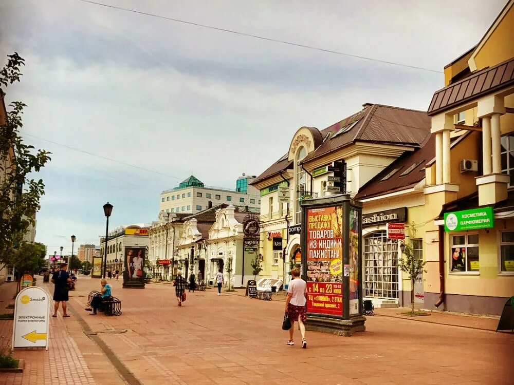 Трёхсвятская улица в Твери. Тверской Арбат Трёхсвятская улица. Тверь центр Трехсвятская. Тверь пешеходная улица Трехсвятская. Трехсвятская 25