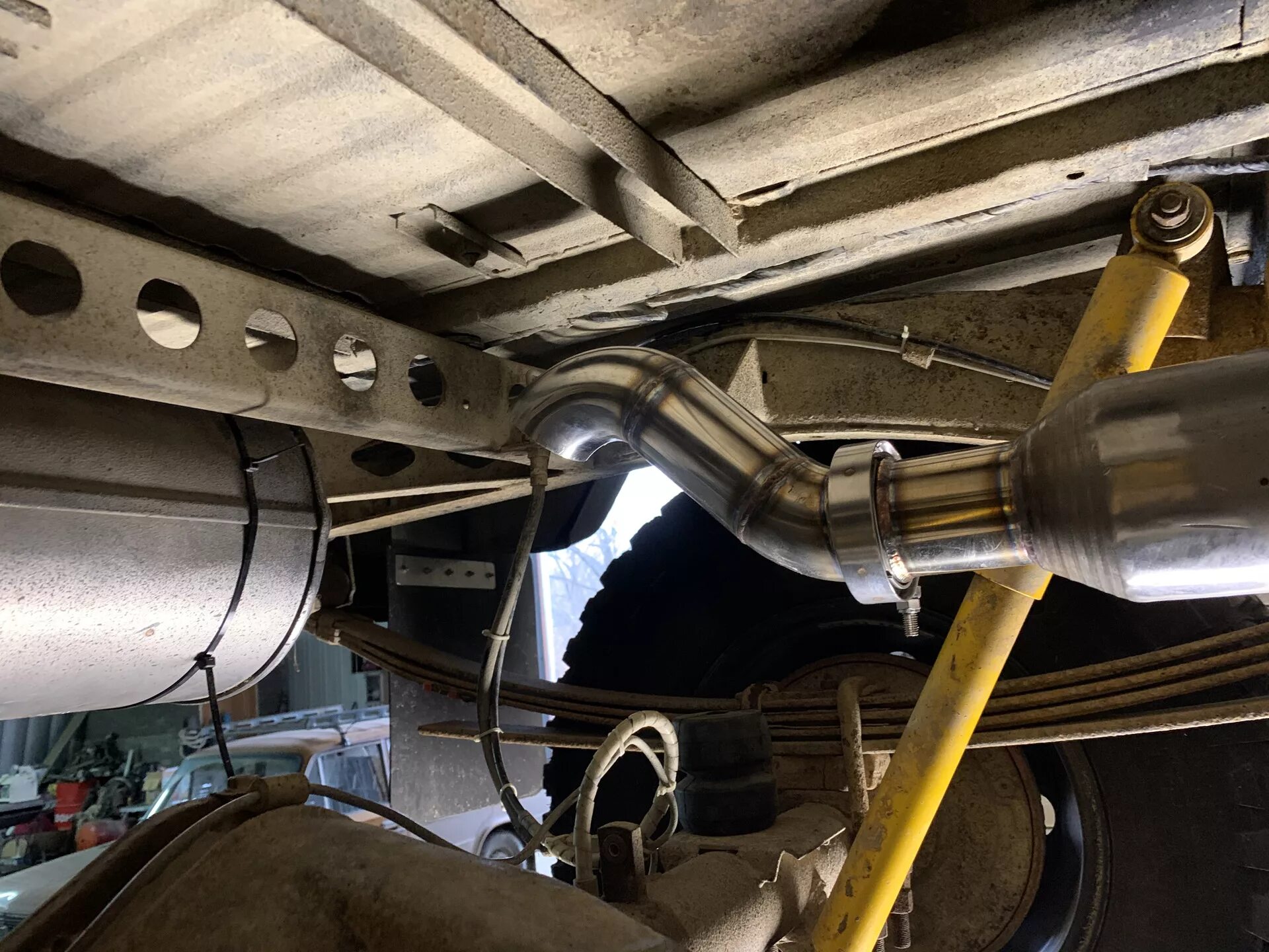 Выхлопная система 409 двигатель. Глушитель уаз хантер 409 евро 3. Глушитель уаз хантер евро 3. Глушитель уаз 220695 евро-4. Глушитель уаз 220695 евро-4.