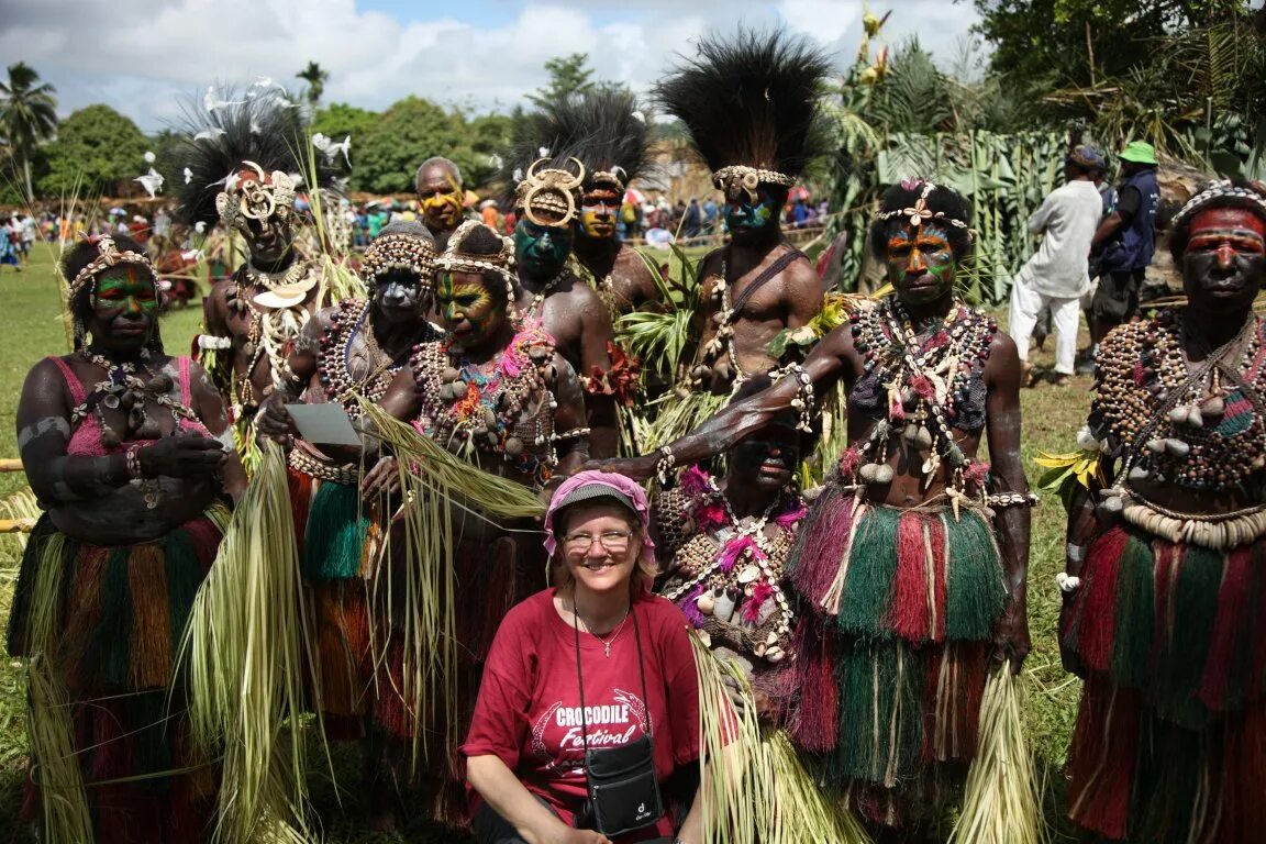 какой язык в новой гвинее. океания папуа новая гвинея. остров новая гвинея. какой язык в новой гвинее. папуасы новой гвинеи.