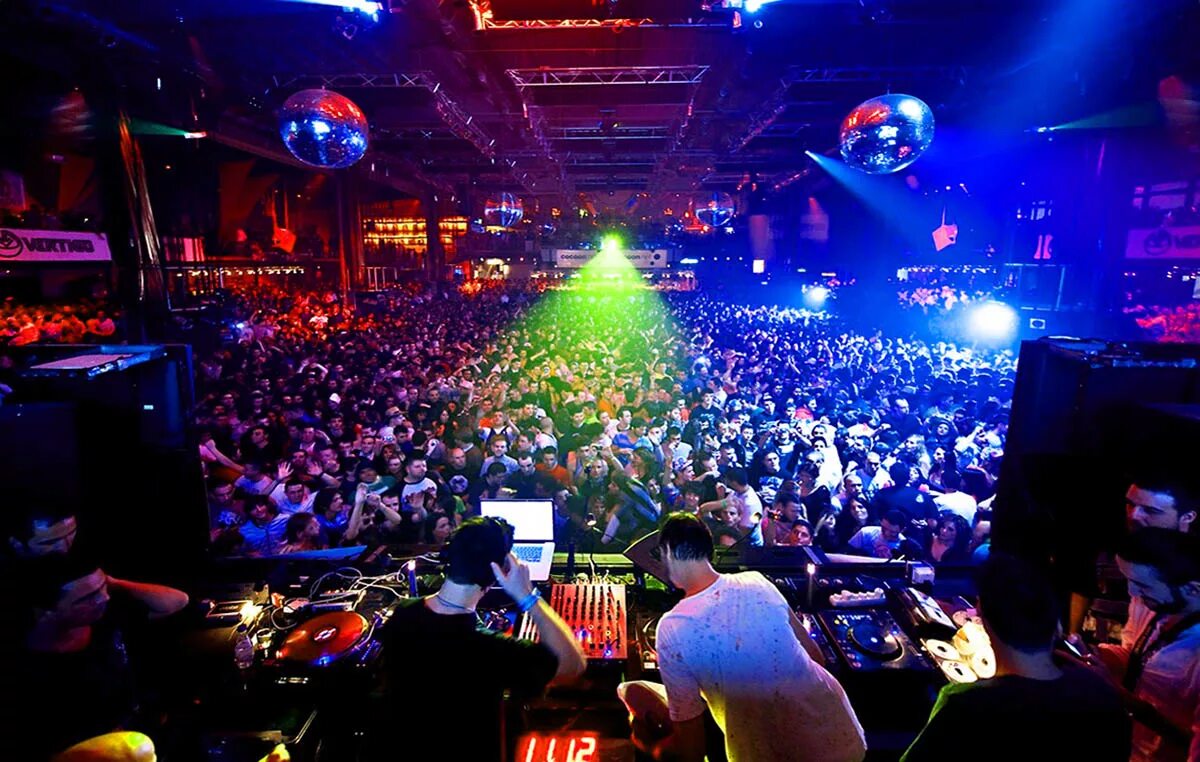 келб. туса в клубе. ночная жизнь москвы. клубная культура. клубная жизнь.