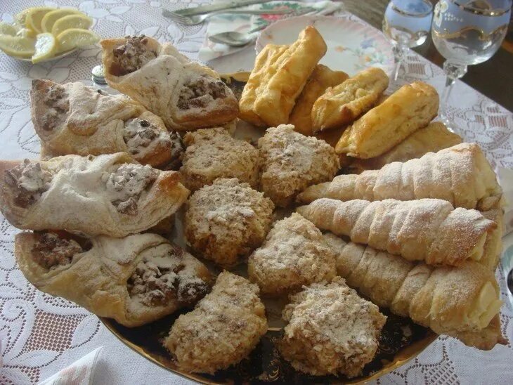 Тесто биши. Армянская национальная кухня гата. армянские сладости гата. биши армянская выпечка. гата гегард армения.
