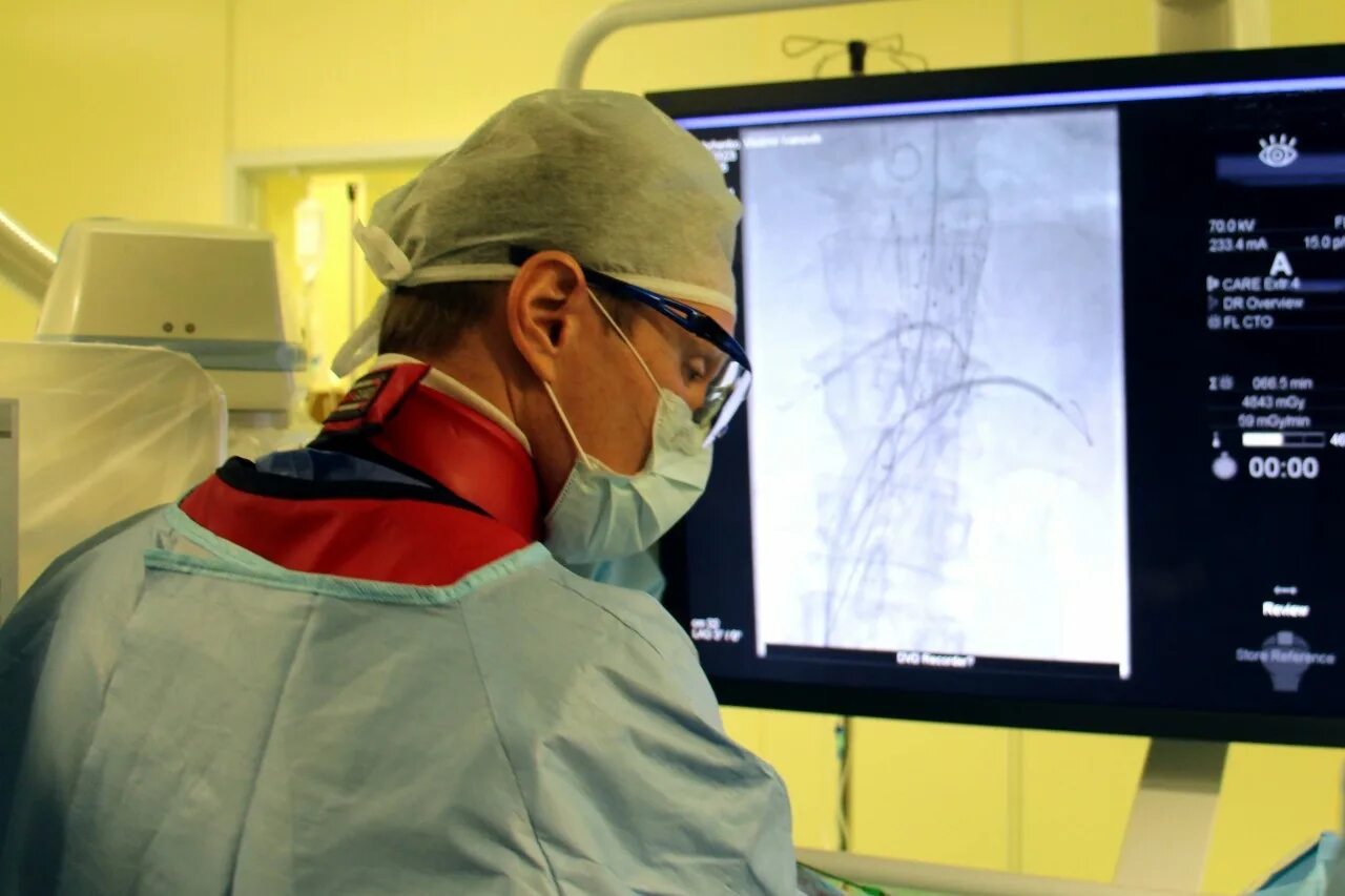 детская хирургия алмазова. хирург операция на сердце. алмазова» минздрава россии. михаил александрович алмазова. центр алмазова хирурги.