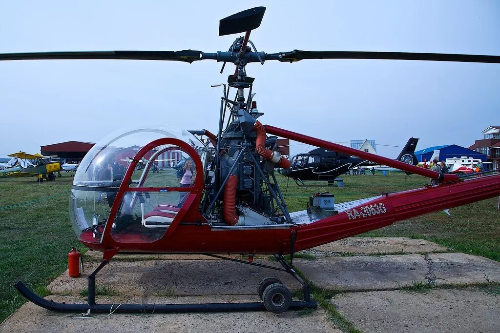 Купить вертолет бу в россии. Вертолет Hiller. X-2-235 Hiller-вертолет. Helicopter FH-1100. Hiller 5500.