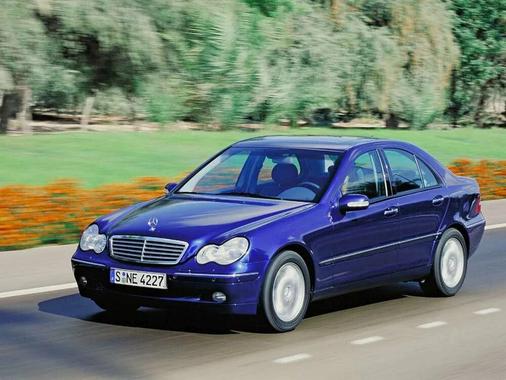 2000 2007 года. Mercedes Benz c class w203. Mercedes-Benz w203 2000. Мерседес c класс w203. Мерседес Бенц c класс w 203.
