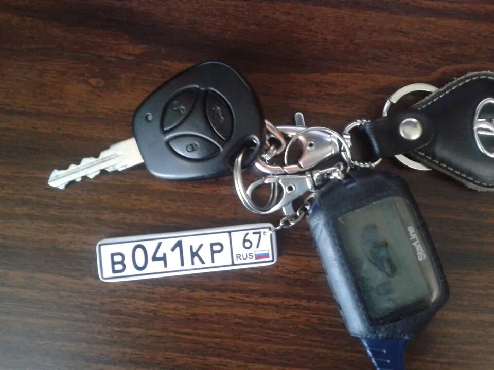 Дополнительный ключ - Lada Приора седан, 1,6 л, 2008 года запчасти DRIVE2