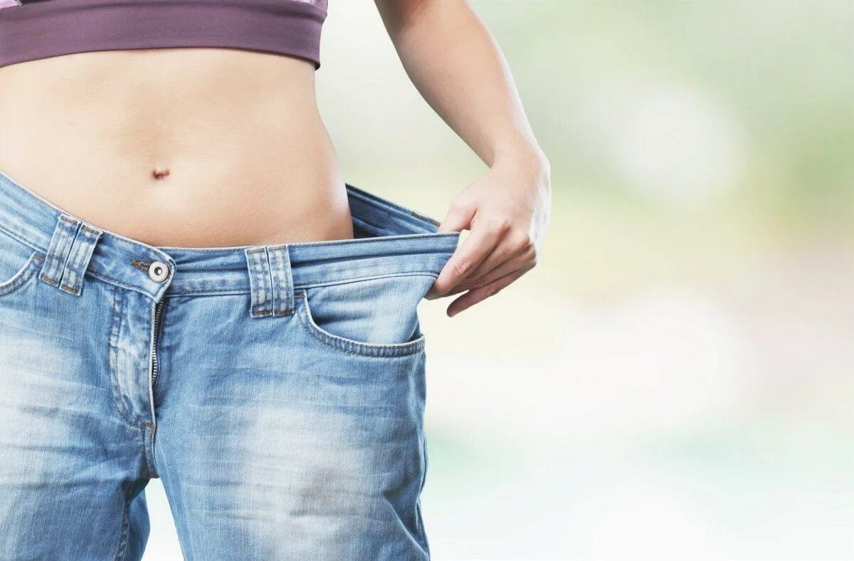 Для похудения. Стройность образ жизни. Девушка с сантиметром. Плоский живот. Запрещается сбрасывать мусор с лесов знак.