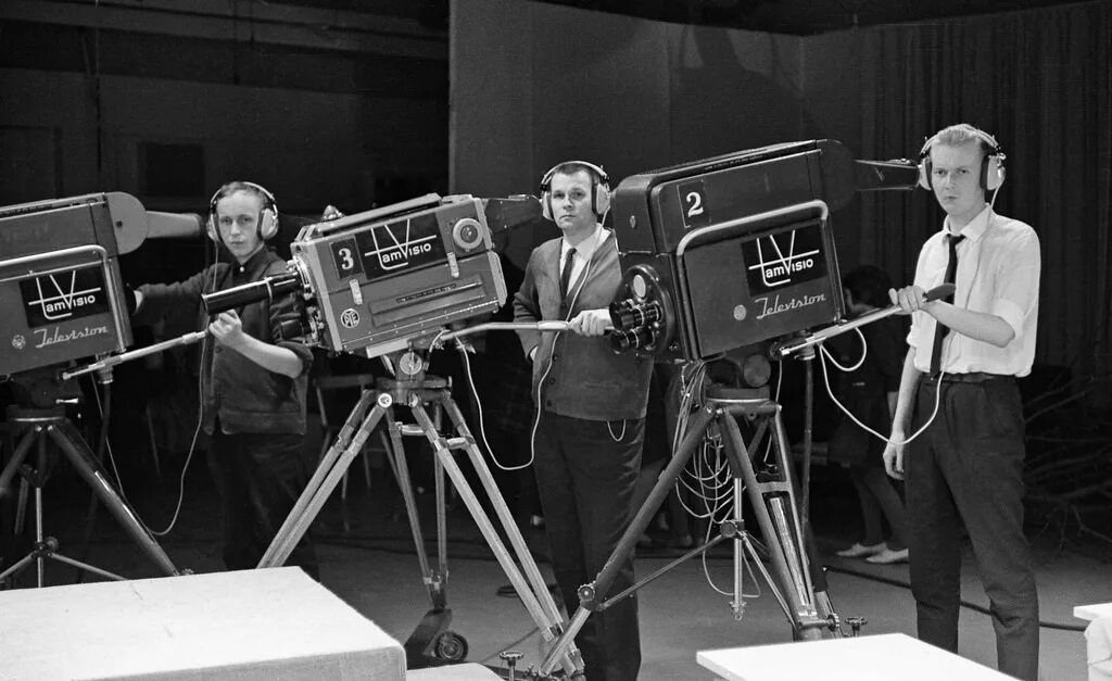 Телевизионные художественные. Старая телевизионная камера. Советские Телевизионные камеры. Телекамеры 60х. Первые Телевизионные камеры.