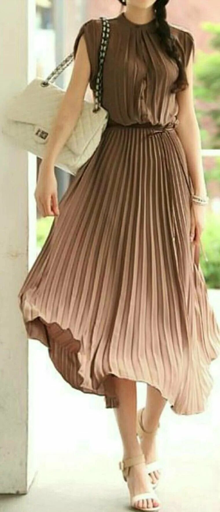Шифон плиссе. Юбки плиссе. Плиссированный шифон. Юбка шифон макси zara. Платье из плиссированной ткани.
