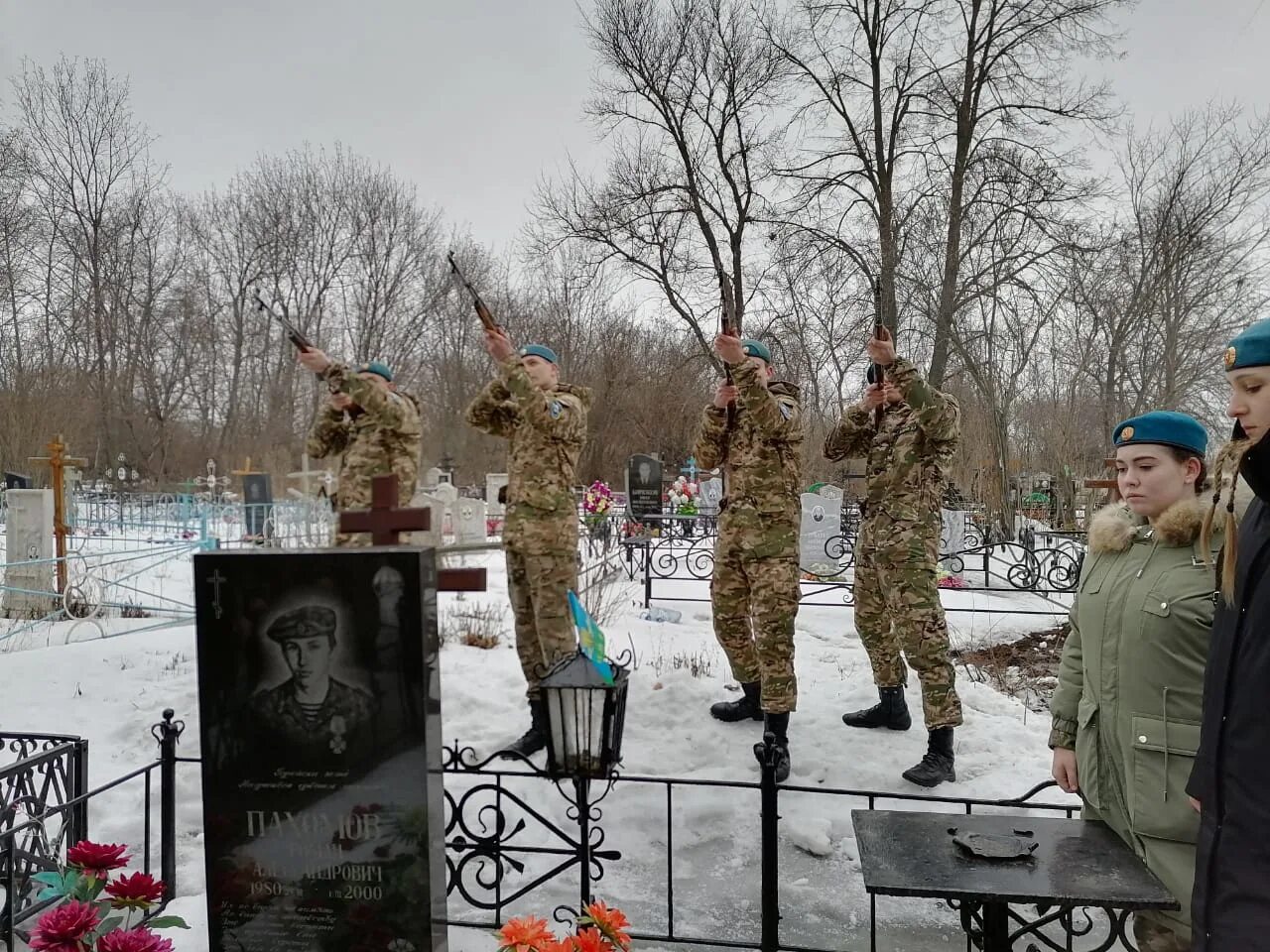 Сколько погибло в чеченской войне за компании. Могилы погибших десантников 6 роты.