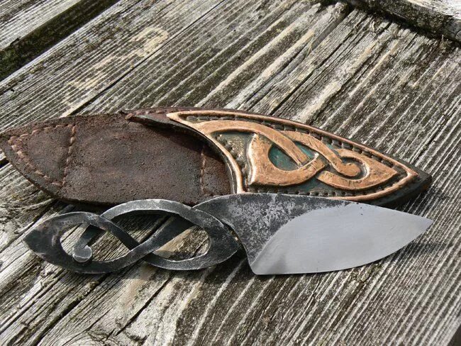 Ножи кованые ручной купить. Куябрик викинга. Куябрик нож. Кованый нож куябрик. Кованый кинжал.
