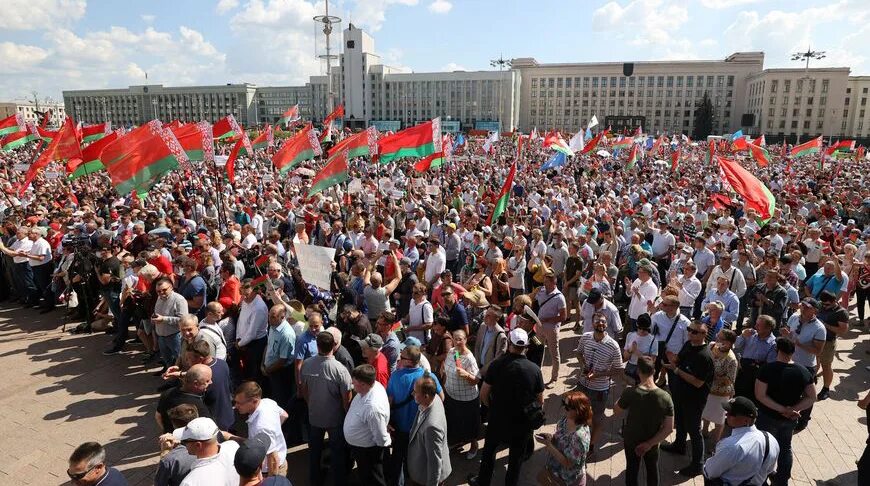 Митинг в Минске 16 августа 2020. Минск площадь независимости митинг. Митинг за Лукашенко 2020. Лукашенко на митинге в Минске. 9 августа 2020