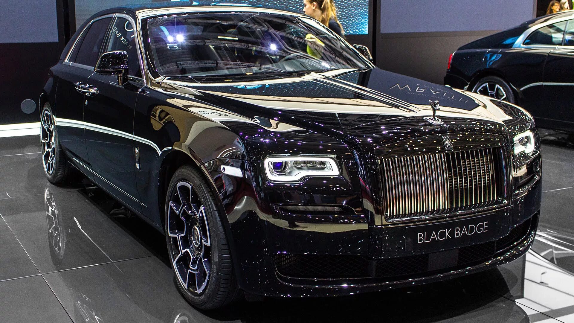 Rolls royce badge. Rolls Royce Phantom Black badge. Rolls Royce Ghost 2022 Black. Роллс Ройс Ghost Black badge. Rolls Royce Ghost Black badge 2022.