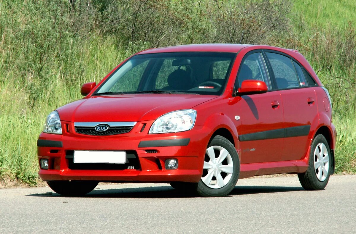 Купить кия рио 2. Kia Rio 2005 хэтчбек. Киа Рио 2 хэтчбек. Киа Рио 2 2005 хэтчбек. Kia Rio 2 Hatchback.