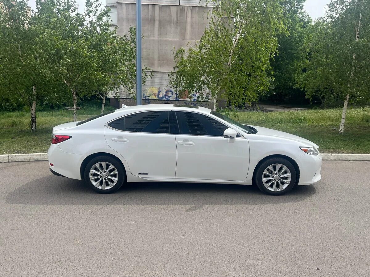 Lexus es 350 hybrid. Lexus es 300h. Лексус ес 300 2002. Лексус ес250 2020 бежевый. Лексус седан 2019.