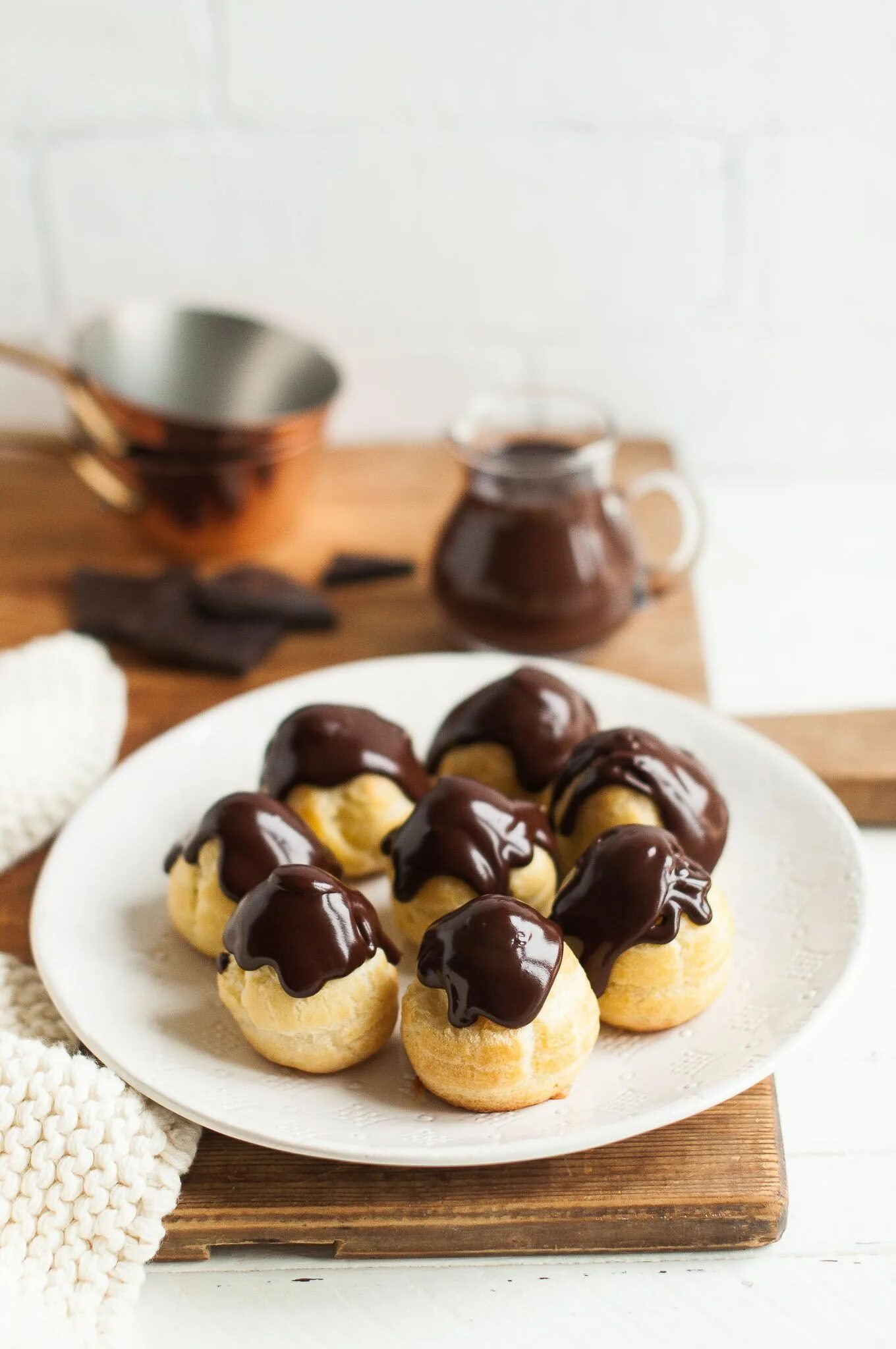 Профитроли фото. Profiteroles. Десерт профитроли. Французские профитроли. Профитроли в шоколаде.