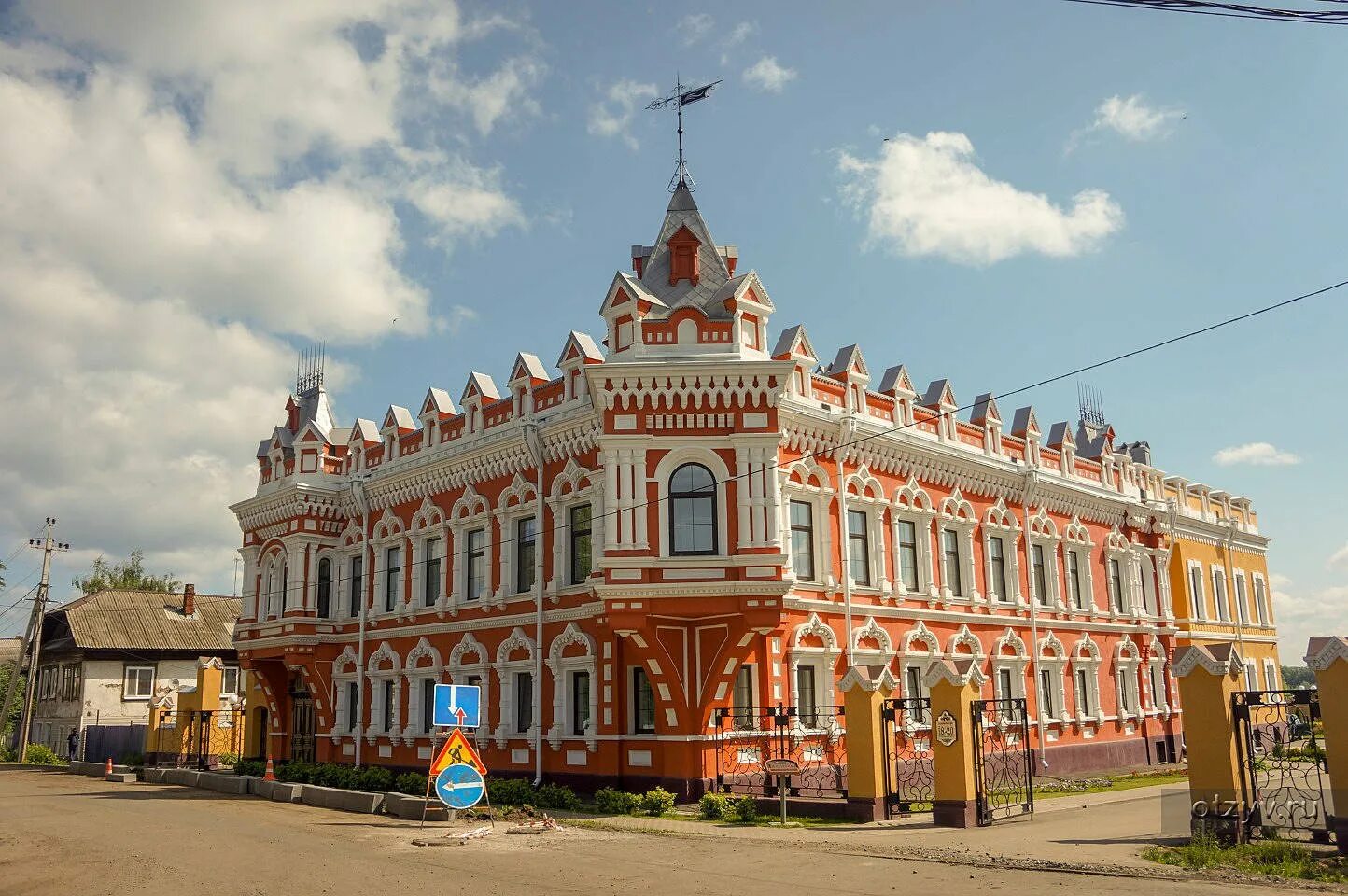 Мяо сарапул. Дом башенина сарапул. город сарапул удмуртская республика. сарапул купеческий город. сарапул дом купца.