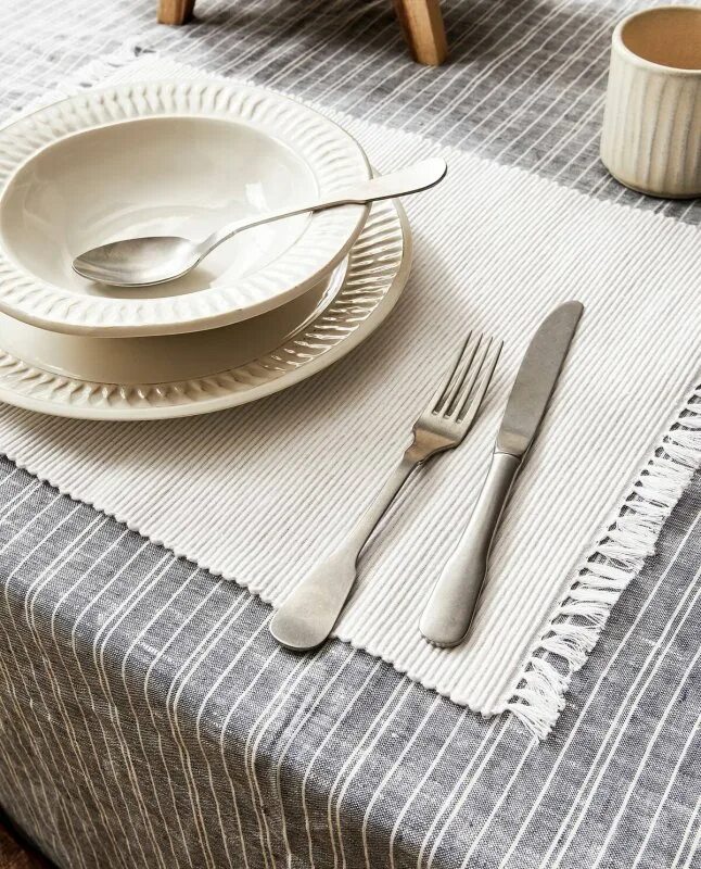 Салфетки для сервировки стола под тарелки. Салфетки икеа сервировочные салфетки. Салфетки из ткани для сервировки. Салфетки для сервировки стола под тарелки тканевые. Под тарелку для сервировки.