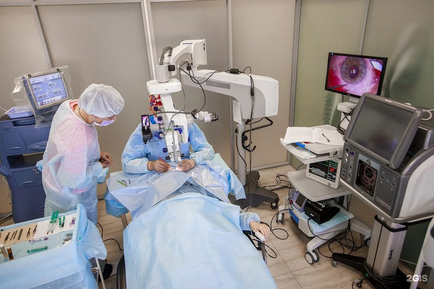 Центр лазерной коррекции зрения и офтальмохирургии Владивосток. Коррекция зрения лазером. Лазерная операция восстановление