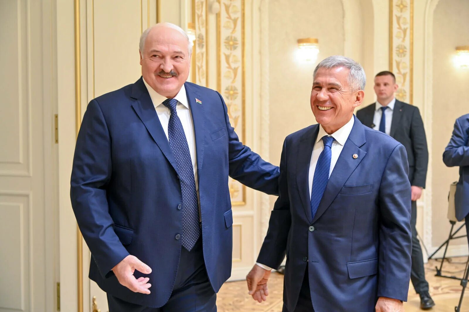 Встреча минниханова. Глава татарстана минниханов. встреча президентов. дворец лукашенко.