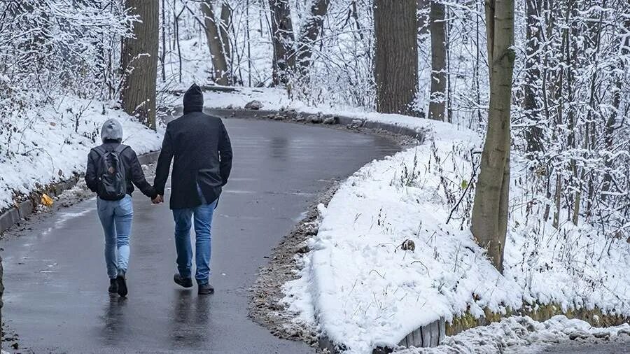 погода вмо. дождь идёт на улице. погода в москве на сегодня. ногота. москва февраль 2022.