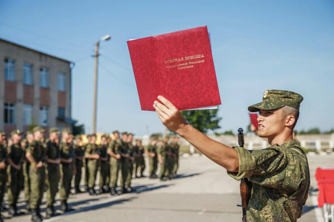 Присяга Вооруженных сил РФ. Присяга в армии РФ. Военная присяга вс РФ. Военная присяга Вооруженных сил Российской Федерации. Роль воинской присяги