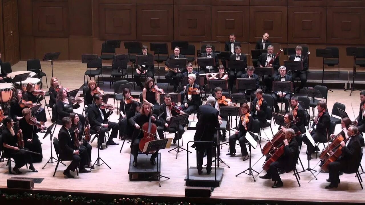 Концерт дворжака для виолончели с оркестром си минор. Симфония концерт для виолончели с оркестром прокофьев. Виолончель с оркестром. Нарек ахназарян виолончель биография. Контрабасист курского симфонического оркестра.