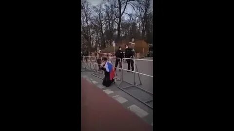 Трое кандидатов извинились