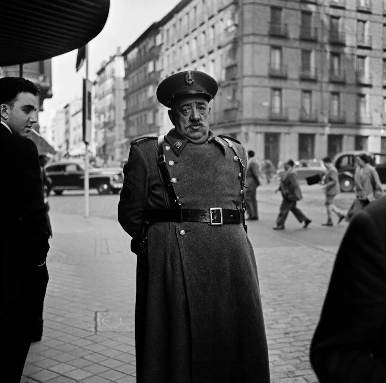 Известные исторические фотографии. Полиция в Германии 1930е. Полиция Германии 1920е. Полиция ФРГ 1950. Полиция Франции 1950.